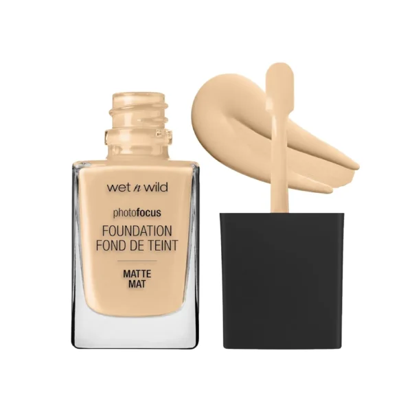 Wet n Wild Photofocus Foundation Fond De Teint Matte Mat Soft Beige Doux 1.0 Fl OZ (30 ml)